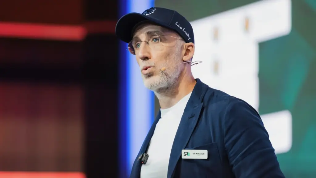 Uri Poliavich during the speech